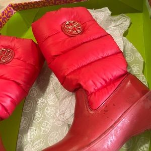 Tory Burch Black Puffer Boots. Size 7
